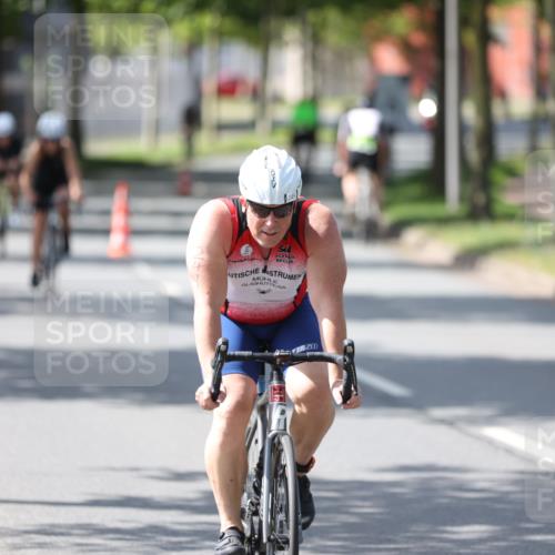 10.08.2025 - GEWOBA Citytriathlon Bremen Yannick Fuchs http://msf.ph/oto/8564413 10.08.2025 14:41:14 Radfahren 36, 103, 142, 204, 249, 253, 266, 280, 353, 431, 432, 476, 477 meine-sportfotos.de