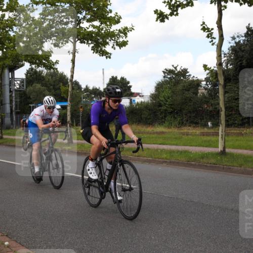 10.08.2025 - GEWOBA Citytriathlon Bremen Yannick Fuchs http://msf.ph/oto/8564423 10.08.2025 12:46:39 Radfahren 576, 605, 799, 823, 903, 918, 962, 1007, 1020 meine-sportfotos.de