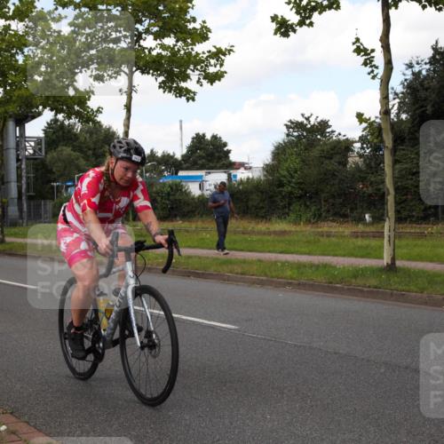 10.08.2025 - GEWOBA Citytriathlon Bremen Yannick Fuchs http://msf.ph/oto/8564427 10.08.2025 12:46:39 Radfahren 576, 605, 799, 823, 903, 918, 962, 1007, 1020 meine-sportfotos.de