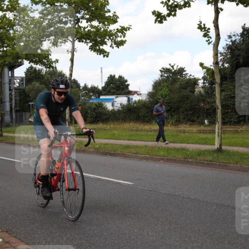 10.08.2025 - GEWOBA Citytriathlon Bremen Yannick Fuchs http://msf.ph/oto/8564433 10.08.2025 12:46:42 Radfahren 576, 605, 799, 823, 903, 918, 962, 1007, 1020 meine-sportfotos.de