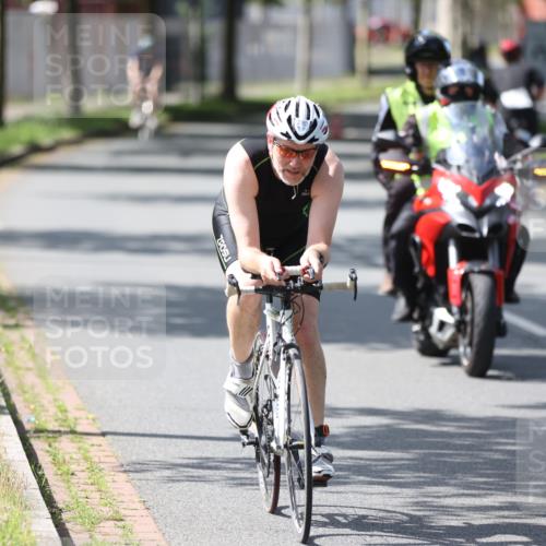 10.08.2025 - GEWOBA Citytriathlon Bremen Yannick Fuchs http://msf.ph/oto/8564445 10.08.2025 14:41:23 Radfahren 36, 204, 249, 266, 280, 306, 353, 431 meine-sportfotos.de