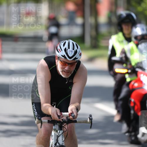10.08.2025 - GEWOBA Citytriathlon Bremen Yannick Fuchs http://msf.ph/oto/8564456 10.08.2025 14:41:24 Radfahren 36, 249, 266, 280, 306, 343, 353, 431 meine-sportfotos.de