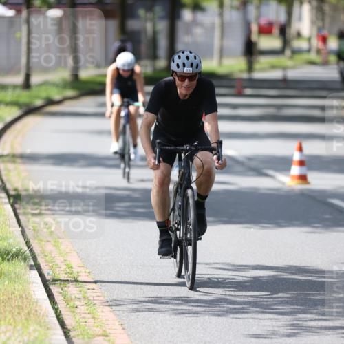 10.08.2025 - GEWOBA Citytriathlon Bremen Yannick Fuchs http://msf.ph/oto/8564478 10.08.2025 14:41:36 Radfahren 36, 306, 317, 343, 480, 513 meine-sportfotos.de
