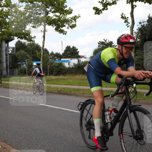 10.08.2025 - GEWOBA Citytriathlon Bremen Yannick Fuchs http://msf.ph/oto/8564484 10.08.2025 12:47:01 Radfahren 583, 622, 640, 659, 733, 760, 769, 799, 823, 875, 960, 968, 1020 meine-sportfotos.de