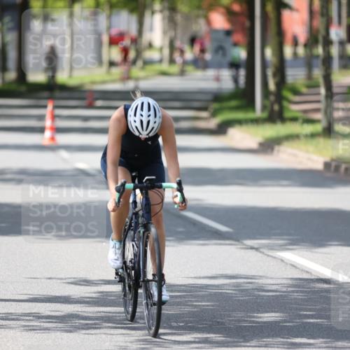 10.08.2025 - GEWOBA Citytriathlon Bremen Yannick Fuchs http://msf.ph/oto/8564490 10.08.2025 14:41:37 Radfahren 36, 209, 306, 317, 343, 480, 513 meine-sportfotos.de