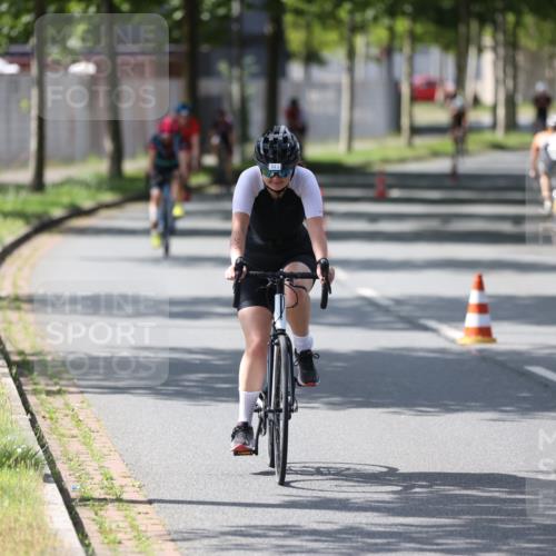 10.08.2025 - GEWOBA Citytriathlon Bremen Yannick Fuchs http://msf.ph/oto/8564507 10.08.2025 14:41:43 Radfahren 209, 262, 306, 317, 343, 478, 480, 513 meine-sportfotos.de