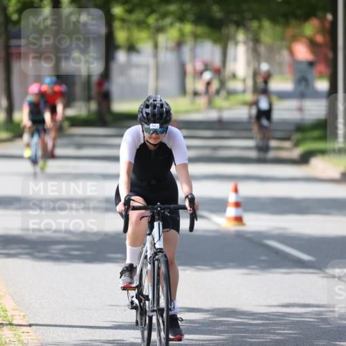 10.08.2025 - GEWOBA Citytriathlon Bremen Yannick Fuchs http://msf.ph/oto/8564510 10.08.2025 14:41:43 Radfahren 209, 262, 306, 317, 343, 478, 480, 513 meine-sportfotos.de