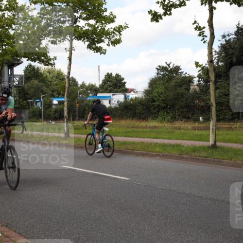 10.08.2025 - GEWOBA Citytriathlon Bremen Yannick Fuchs http://msf.ph/oto/8564514 10.08.2025 12:47:12 Radfahren 573, 583, 622, 640, 645, 659, 675, 733, 751, 760, 769, 792, 875, 960, 981, 1013 meine-sportfotos.de