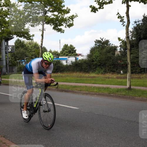 10.08.2025 - GEWOBA Citytriathlon Bremen Yannick Fuchs http://msf.ph/oto/8564521 10.08.2025 12:47:14 Radfahren 573, 583, 622, 640, 645, 659, 675, 732, 733, 751, 760, 769, 792, 875, 960, 981, 1013 meine-sportfotos.de