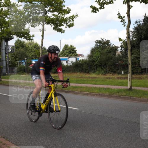 10.08.2025 - GEWOBA Citytriathlon Bremen Yannick Fuchs http://msf.ph/oto/8564522 10.08.2025 12:47:15 Radfahren 573, 583, 622, 640, 645, 659, 675, 732, 733, 751, 769, 792, 875, 960, 981, 1013 meine-sportfotos.de