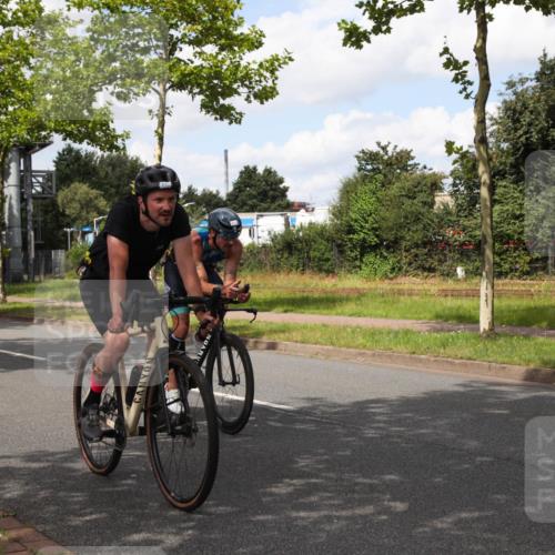 10.08.2025 - GEWOBA Citytriathlon Bremen Yannick Fuchs http://msf.ph/oto/8564535 10.08.2025 12:47:27 Radfahren 573, 645, 654, 675, 732, 751, 753, 792, 981, 1013 meine-sportfotos.de