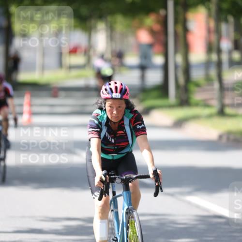 10.08.2025 - GEWOBA Citytriathlon Bremen Yannick Fuchs http://msf.ph/oto/8564542 10.08.2025 14:41:48 Radfahren 209, 213, 250, 262, 306, 317, 343, 478, 480, 513 meine-sportfotos.de
