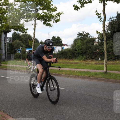 10.08.2025 - GEWOBA Citytriathlon Bremen Yannick Fuchs http://msf.ph/oto/8564557 10.08.2025 12:47:47 Radfahren 566, 587, 590, 679, 745, 801, 884, 916, 943, 951 meine-sportfotos.de