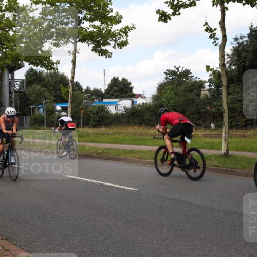 10.08.2025 - GEWOBA Citytriathlon Bremen Yannick Fuchs http://msf.ph/oto/8564567 10.08.2025 12:47:48 Radfahren 566, 587, 590, 679, 745, 801, 884, 916, 941, 943, 951 meine-sportfotos.de