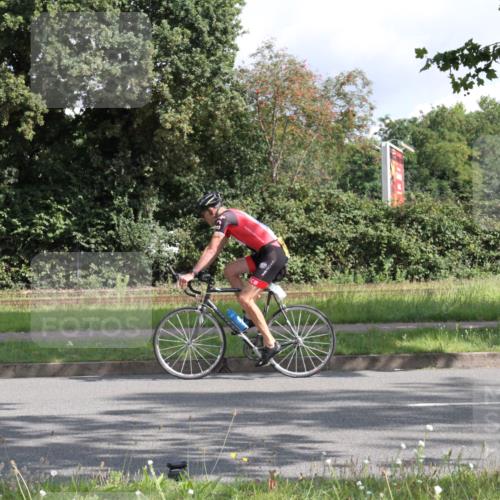 10.08.2025 - GEWOBA Citytriathlon Bremen Yannick Fuchs http://msf.ph/oto/8564568 10.08.2025 10:57:29 Radfahren 215, 435 meine-sportfotos.de