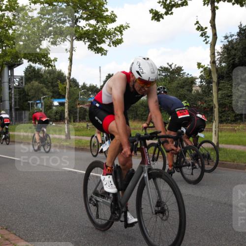 10.08.2025 - GEWOBA Citytriathlon Bremen Yannick Fuchs http://msf.ph/oto/8564573 10.08.2025 12:47:49 Radfahren 566, 587, 590, 679, 745, 767, 801, 884, 916, 941, 943, 951 meine-sportfotos.de