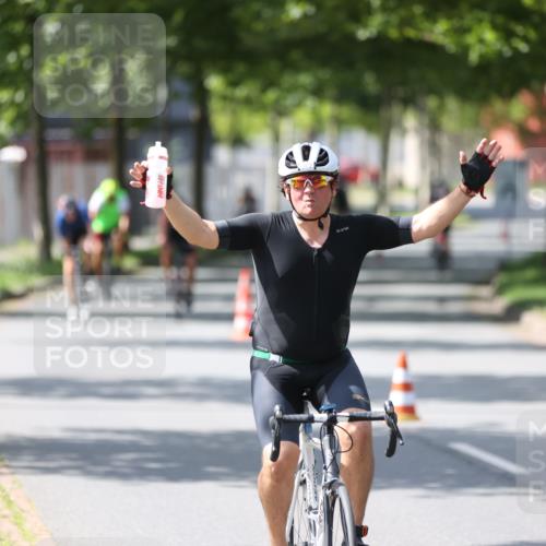 10.08.2025 - GEWOBA Citytriathlon Bremen Yannick Fuchs http://msf.ph/oto/8564593 10.08.2025 14:41:57 Radfahren 56, 209, 213, 235, 246, 250, 262, 317, 478, 480 meine-sportfotos.de