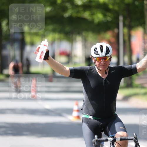 10.08.2025 - GEWOBA Citytriathlon Bremen Yannick Fuchs http://msf.ph/oto/8564597 10.08.2025 14:41:57 Radfahren 56, 209, 213, 235, 246, 250, 262, 317, 478, 480 meine-sportfotos.de