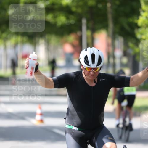 10.08.2025 - GEWOBA Citytriathlon Bremen Yannick Fuchs http://msf.ph/oto/8564598 10.08.2025 14:41:57 Radfahren 56, 209, 213, 235, 246, 250, 262, 317, 478, 480 meine-sportfotos.de