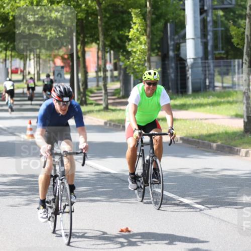 10.08.2025 - GEWOBA Citytriathlon Bremen Yannick Fuchs http://msf.ph/oto/8564609 10.08.2025 14:42:02 Radfahren 56, 209, 213, 235, 246, 250, 262, 478 meine-sportfotos.de