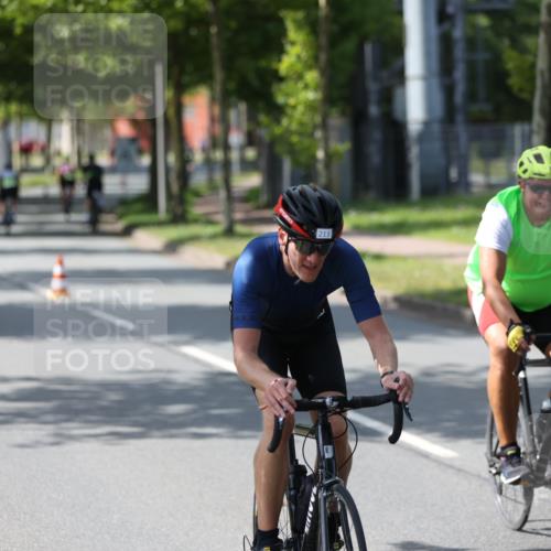 10.08.2025 - GEWOBA Citytriathlon Bremen Yannick Fuchs http://msf.ph/oto/8564610 10.08.2025 14:42:03 Radfahren 56, 145, 213, 235, 246, 250, 262, 478 meine-sportfotos.de