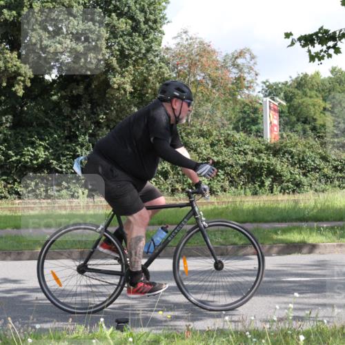 10.08.2025 - GEWOBA Citytriathlon Bremen Yannick Fuchs http://msf.ph/oto/8564612 10.08.2025 10:57:53 Radfahren 35, 143, 159, 215, 458 meine-sportfotos.de