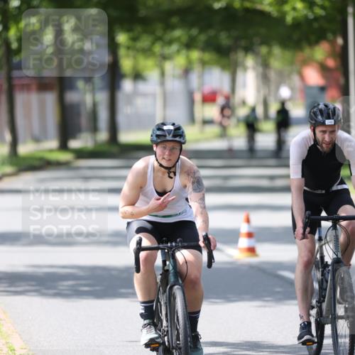 10.08.2025 - GEWOBA Citytriathlon Bremen Yannick Fuchs http://msf.ph/oto/8564620 10.08.2025 14:42:07 Radfahren 56, 145, 213, 235, 246, 250 meine-sportfotos.de