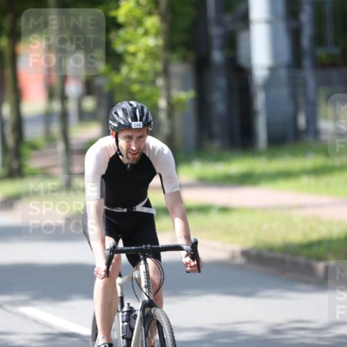 10.08.2025 - GEWOBA Citytriathlon Bremen Yannick Fuchs http://msf.ph/oto/8564622 10.08.2025 14:42:07 Radfahren 56, 145, 213, 235, 246, 250 meine-sportfotos.de