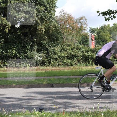 10.08.2025 - GEWOBA Citytriathlon Bremen Yannick Fuchs http://msf.ph/oto/8564624 10.08.2025 10:58:07 Radfahren 1, 125, 143, 185, 443, 445, 453, 472, 493, 513 meine-sportfotos.de
