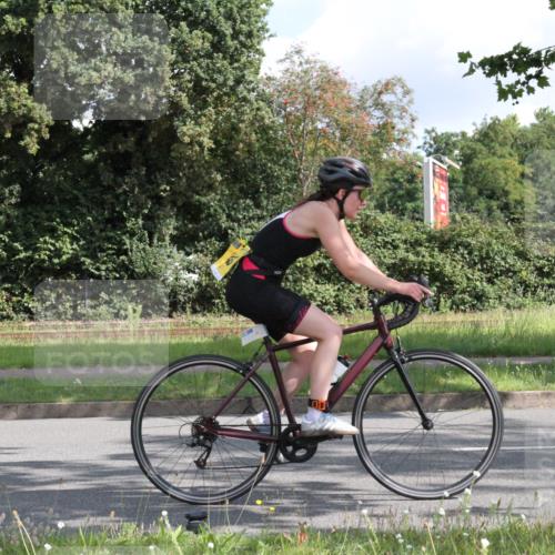 10.08.2025 - GEWOBA Citytriathlon Bremen Yannick Fuchs http://msf.ph/oto/8564627 10.08.2025 10:58:12 Radfahren 1, 125, 143, 165, 185, 402, 443, 445, 453, 472, 493, 513 meine-sportfotos.de