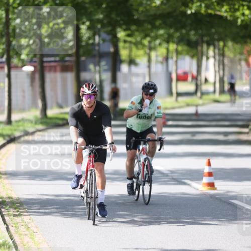 10.08.2025 - GEWOBA Citytriathlon Bremen Yannick Fuchs http://msf.ph/oto/8564641 10.08.2025 14:42:24 Radfahren 19, 145, 288, 303, 488 meine-sportfotos.de