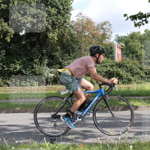 10.08.2025 - GEWOBA Citytriathlon Bremen Yannick Fuchs http://msf.ph/oto/8564643 10.08.2025 10:58:20 Radfahren 1, 165, 221, 402, 443, 445, 453, 472, 493, 506, 513 meine-sportfotos.de