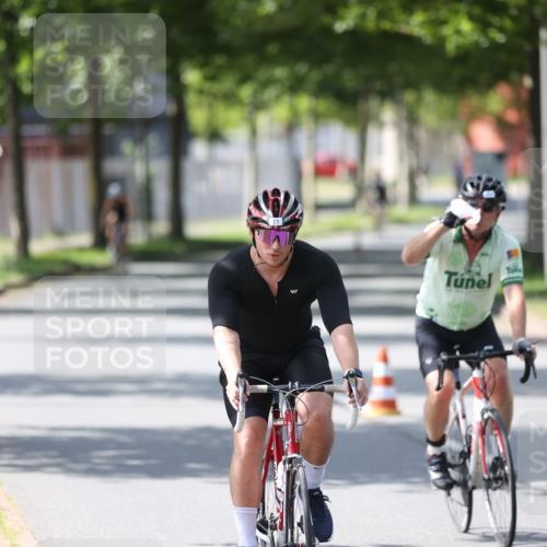10.08.2025 - GEWOBA Citytriathlon Bremen Yannick Fuchs http://msf.ph/oto/8564645 10.08.2025 14:42:25 Radfahren 19, 145, 288, 303, 488 meine-sportfotos.de
