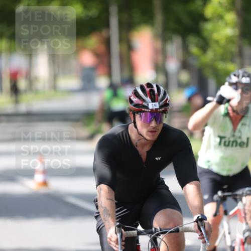 10.08.2025 - GEWOBA Citytriathlon Bremen Yannick Fuchs http://msf.ph/oto/8564647 10.08.2025 14:42:26 Radfahren 19, 145, 288, 303, 488 meine-sportfotos.de