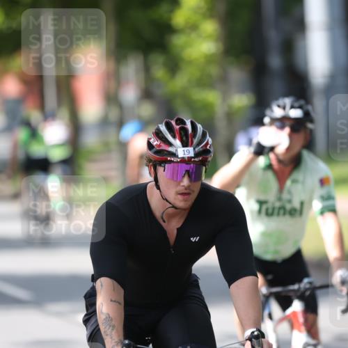10.08.2025 - GEWOBA Citytriathlon Bremen Yannick Fuchs http://msf.ph/oto/8564648 10.08.2025 14:42:26 Radfahren 19, 145, 288, 303, 488 meine-sportfotos.de