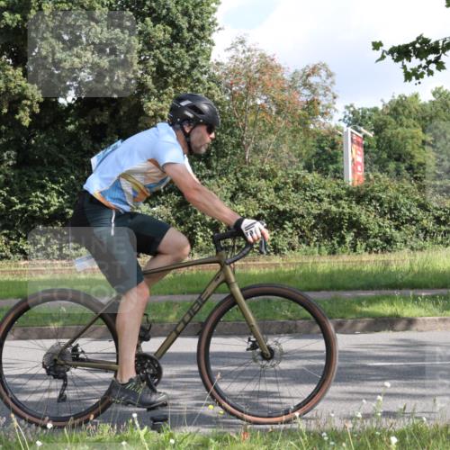 10.08.2025 - GEWOBA Citytriathlon Bremen Yannick Fuchs http://msf.ph/oto/8564655 10.08.2025 10:58:23 Radfahren 1, 95, 165, 221, 402, 445, 453, 472, 493, 506, 513 meine-sportfotos.de