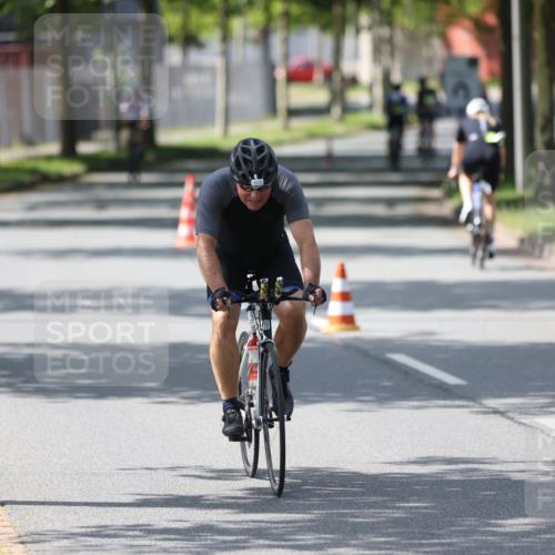 10.08.2025 - GEWOBA Citytriathlon Bremen Yannick Fuchs http://msf.ph/oto/8564656 10.08.2025 14:42:34 Radfahren 110, 288, 303, 488 meine-sportfotos.de