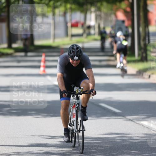 10.08.2025 - GEWOBA Citytriathlon Bremen Yannick Fuchs http://msf.ph/oto/8564657 10.08.2025 14:42:34 Radfahren 110, 288, 303, 488 meine-sportfotos.de