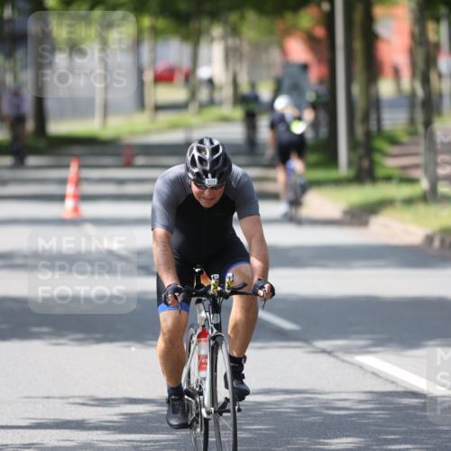 10.08.2025 - GEWOBA Citytriathlon Bremen Yannick Fuchs http://msf.ph/oto/8564658 10.08.2025 14:42:34 Radfahren 110, 288, 303, 488 meine-sportfotos.de