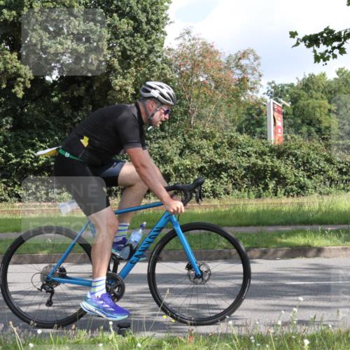 10.08.2025 - GEWOBA Citytriathlon Bremen Yannick Fuchs http://msf.ph/oto/8564659 10.08.2025 10:58:24 Radfahren 1, 95, 165, 221, 402, 445, 453, 472, 493, 506, 513 meine-sportfotos.de