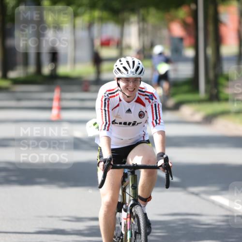 10.08.2025 - GEWOBA Citytriathlon Bremen Yannick Fuchs http://msf.ph/oto/8564660 10.08.2025 14:42:42 Radfahren 110, 303, 474, 479, 488 meine-sportfotos.de