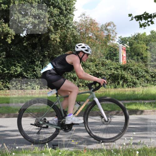 10.08.2025 - GEWOBA Citytriathlon Bremen Yannick Fuchs http://msf.ph/oto/8564672 10.08.2025 10:58:32 Radfahren 95, 165, 221, 402, 506 meine-sportfotos.de