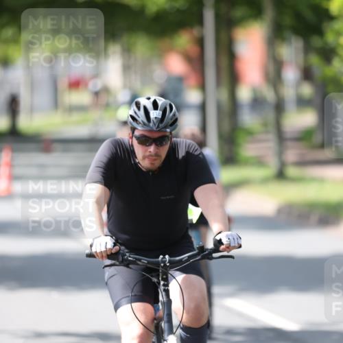 10.08.2025 - GEWOBA Citytriathlon Bremen Yannick Fuchs http://msf.ph/oto/8564673 10.08.2025 14:42:52 Radfahren 67, 110, 180, 436, 446, 474, 479 meine-sportfotos.de