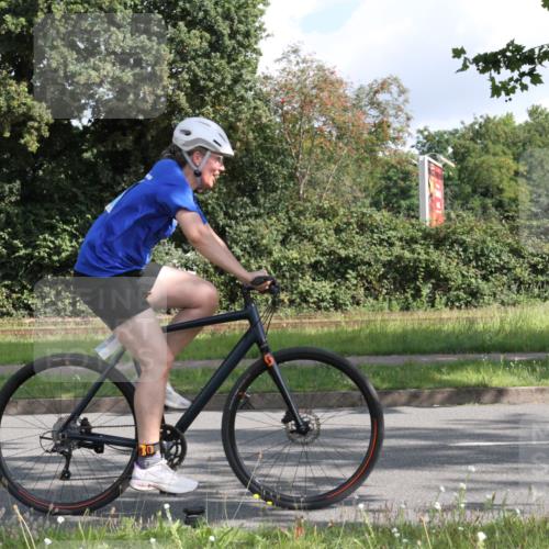 10.08.2025 - GEWOBA Citytriathlon Bremen Yannick Fuchs http://msf.ph/oto/8564678 10.08.2025 10:58:36 Radfahren 95, 221, 450, 506 meine-sportfotos.de
