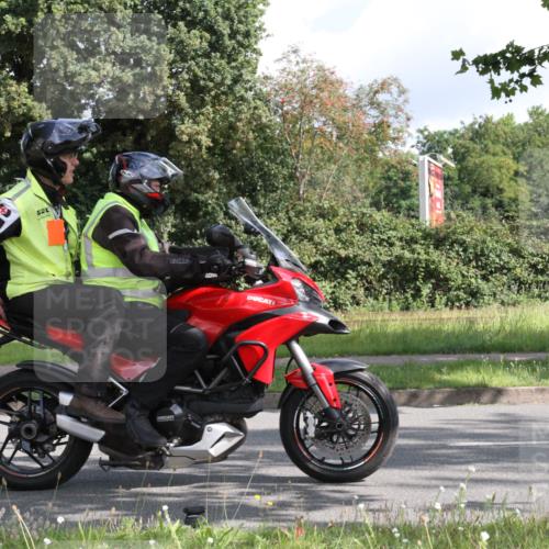 10.08.2025 - GEWOBA Citytriathlon Bremen Yannick Fuchs http://msf.ph/oto/8564684 10.08.2025 10:58:42 Radfahren 57, 95, 191, 221, 450 meine-sportfotos.de