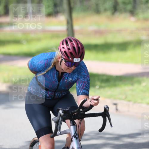 10.08.2025 - GEWOBA Citytriathlon Bremen Yannick Fuchs http://msf.ph/oto/8564688 10.08.2025 14:43:06 Radfahren 67, 180, 205, 436, 446 meine-sportfotos.de