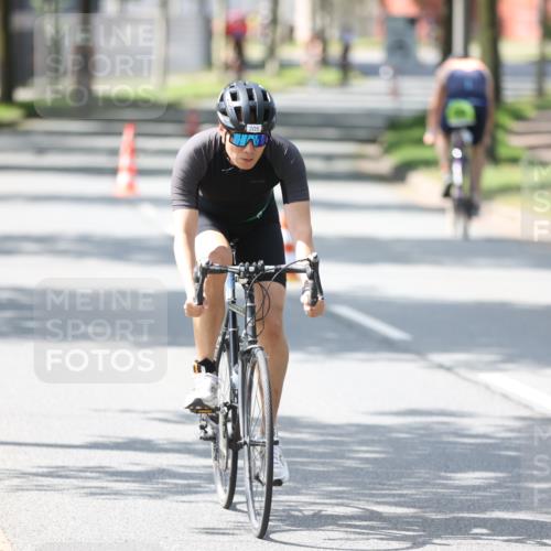 10.08.2025 - GEWOBA Citytriathlon Bremen Yannick Fuchs http://msf.ph/oto/8564690 10.08.2025 14:43:12 Radfahren 157, 180, 205, 234, 251, 311, 436, 446, 462 meine-sportfotos.de
