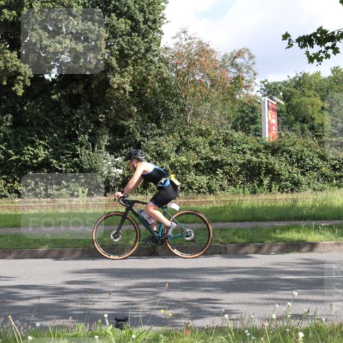 10.08.2025 - GEWOBA Citytriathlon Bremen Yannick Fuchs http://msf.ph/oto/8564691 10.08.2025 10:58:46 Radfahren 57, 95, 191, 450 meine-sportfotos.de