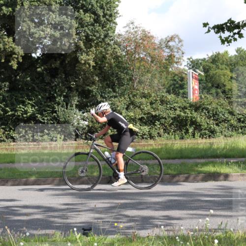 10.08.2025 - GEWOBA Citytriathlon Bremen Yannick Fuchs http://msf.ph/oto/8564706 10.08.2025 10:58:56 Radfahren 57, 191, 450 meine-sportfotos.de