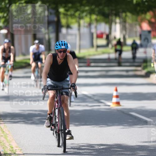 10.08.2025 - GEWOBA Citytriathlon Bremen Yannick Fuchs http://msf.ph/oto/8564709 10.08.2025 14:43:22 Radfahren 157, 234, 251, 311, 462 meine-sportfotos.de